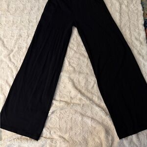 Chic Black Wide-Leg Women's Trousers